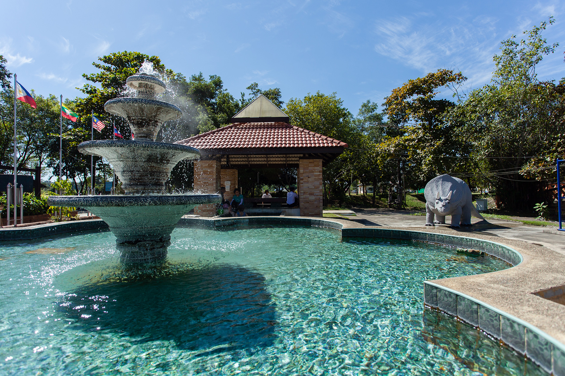น้ำพุร้อนโป่งพระบาท ,เชียงราย- ร้านรถเช่า เชียงใหม่