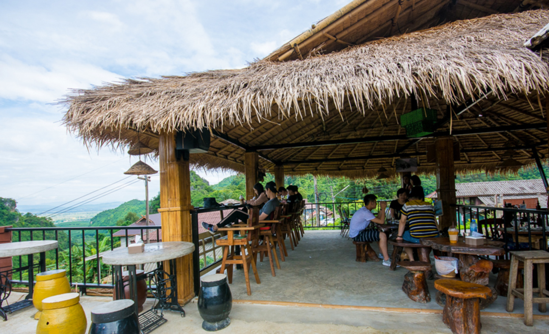 ร้านกาแฟดอยผาหมี อ.แม่สาย เชียงราย- เช่ารถเชียงใหม่ ท่องเที่ยว